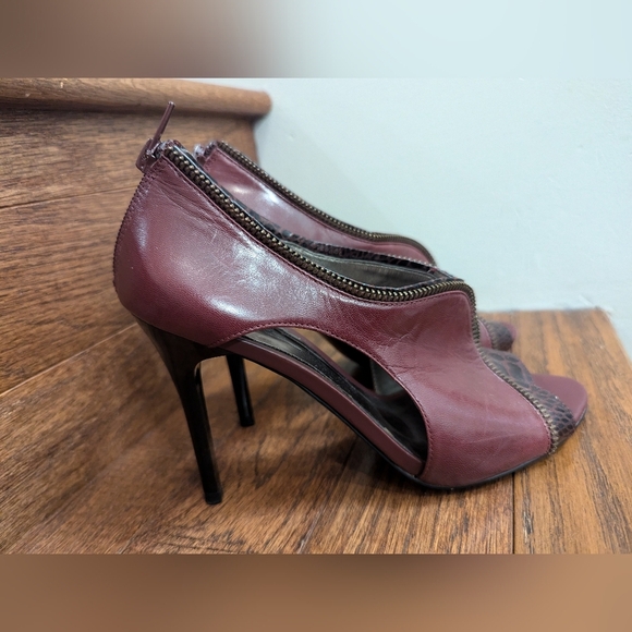 Carlos by Carlos Santana burgundy Passion Zippered stiletto skyscaper Heels Sz 7 - Picture 8 of 15